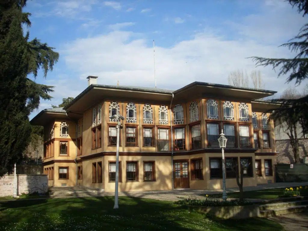 Aynalıkavak Kasrı