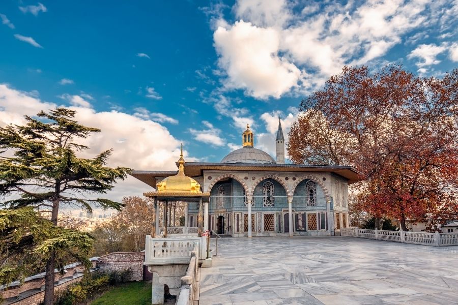 Home 4 What to Eat Near Topkapı Palace in Istanbul